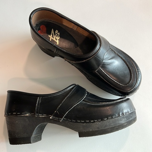 Black Leather Slip-On Clogs - Per, 42, wood and leather - Picture 2 of 9